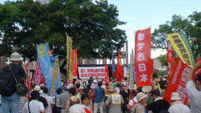 2010年8月6日広島。平和記念式典と田母神講演会の裏で。